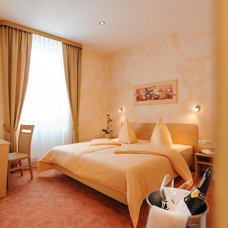 Hotel Mediterraneo Neustadt an der Weinstraße 객실 사진